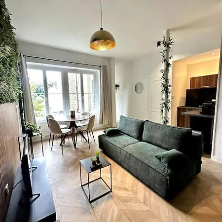 L'amazonia : Face A La Basilique Parking Gratuit * Boulogne-sur-Mer