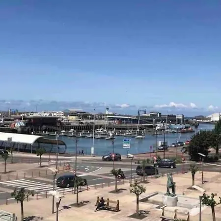 L'amazonia : Face A La Basilique Parking Gratuit